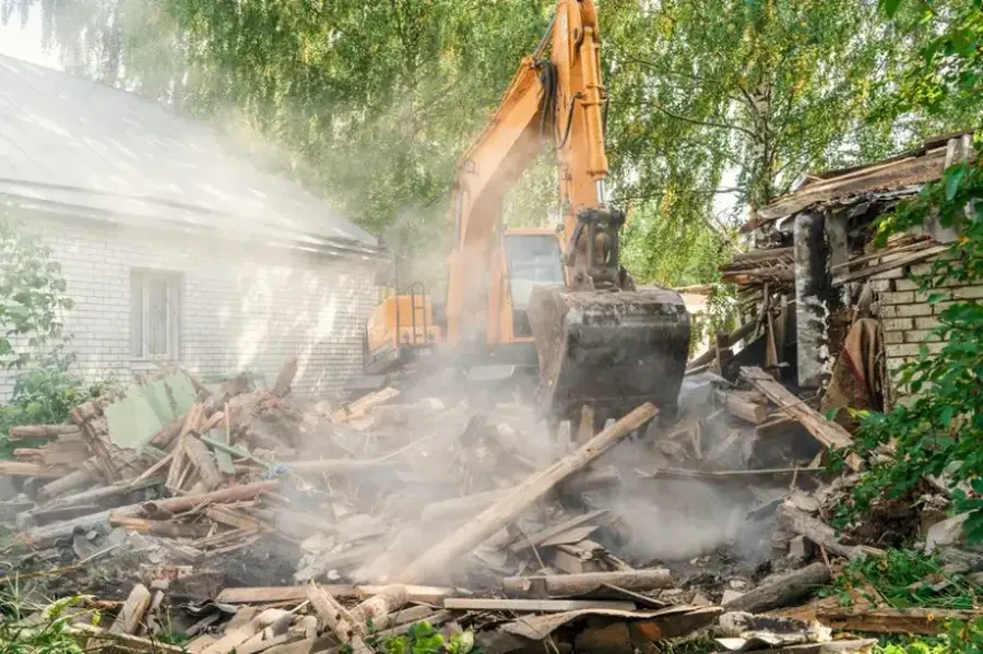 Why Remodelers Recommend Hiring A Demolition Service Far Rockaway, NY